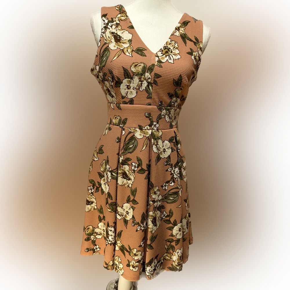 Haute Monde flowered dress. Size L sleeveless - Picture 1 of 12